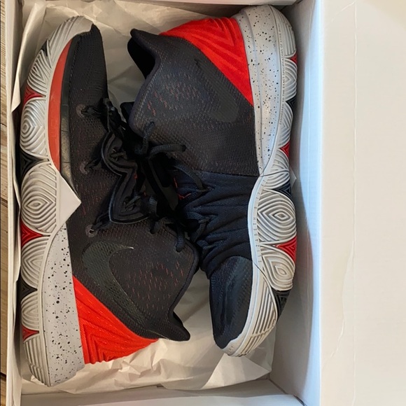 Kyrie Five - University Red/Black - Picture 1 of 8